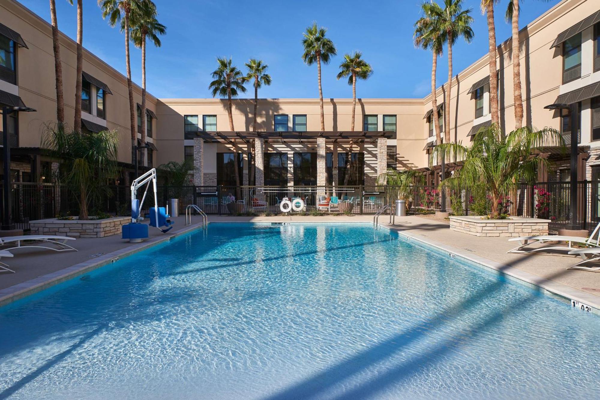 Hampton Inn & Suites Scottsdale On Shea Blvd Exterior photo