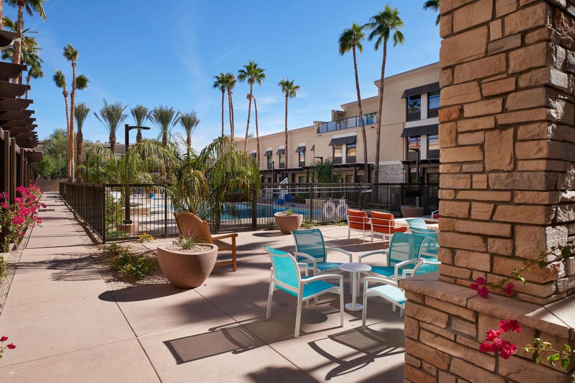 Hampton Inn & Suites Scottsdale On Shea Blvd Exterior photo